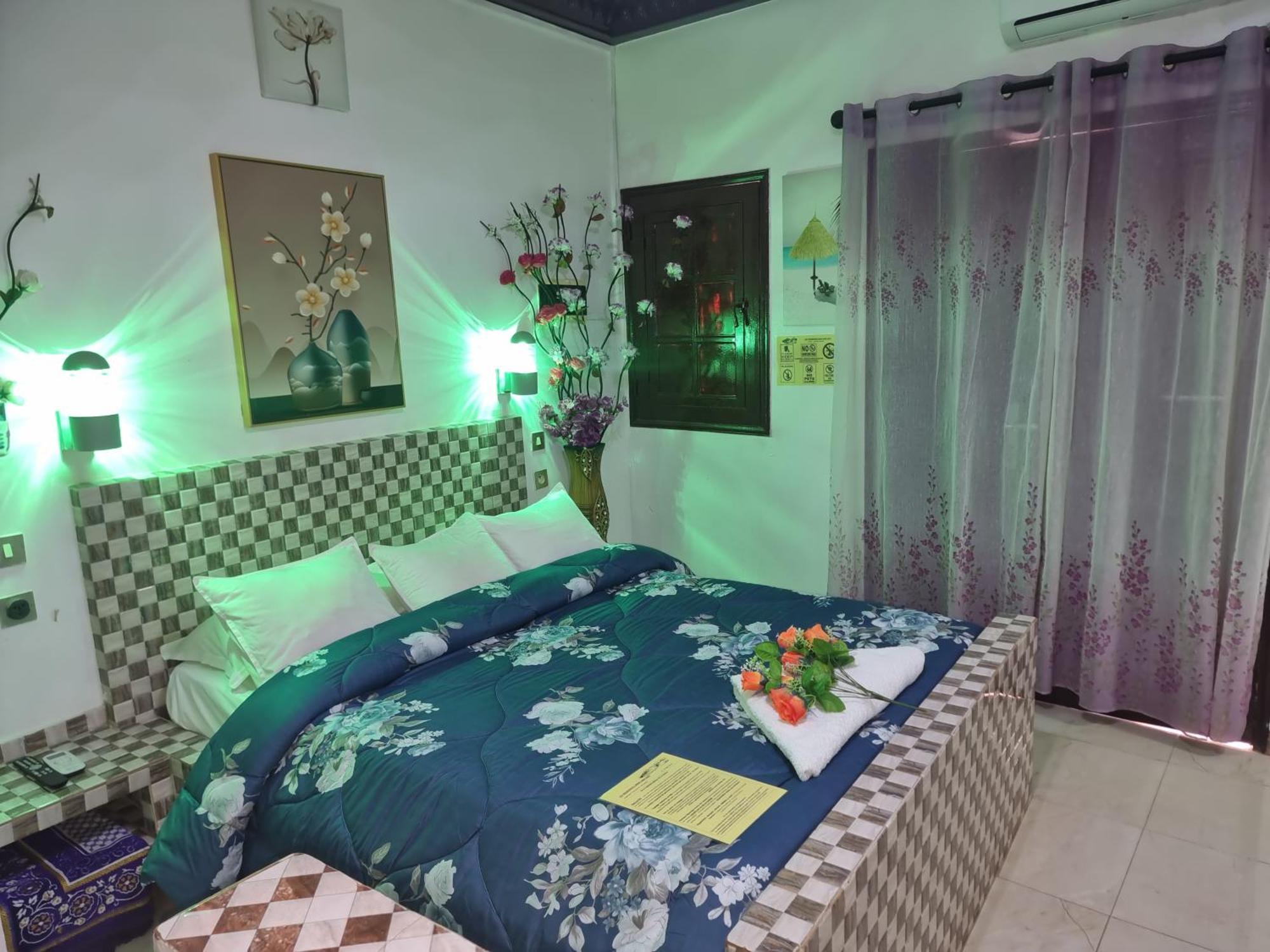Resulux3 Aparthotel *